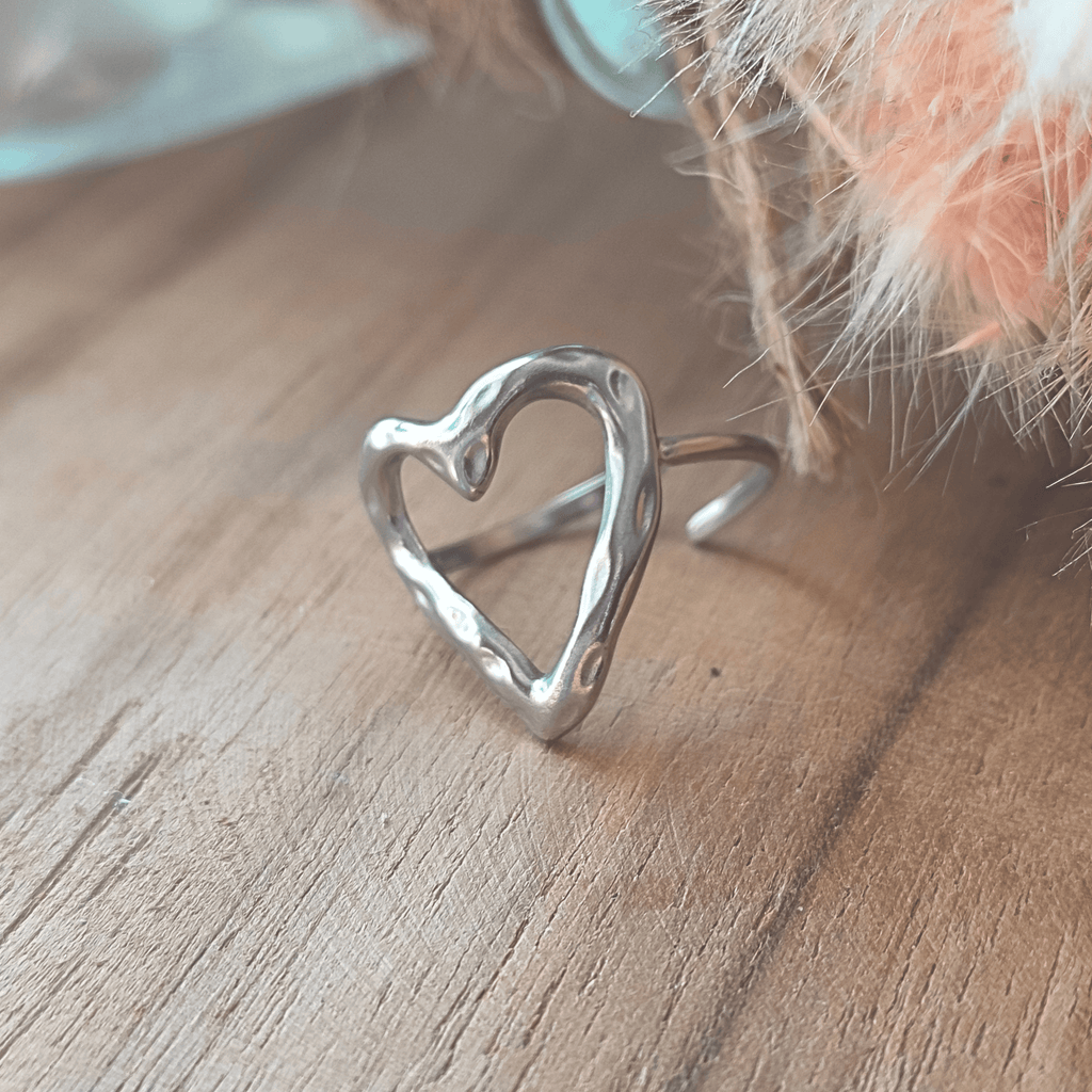 Bague Cœur Ajouré Martelé en Acier Inoxydable Argenté
