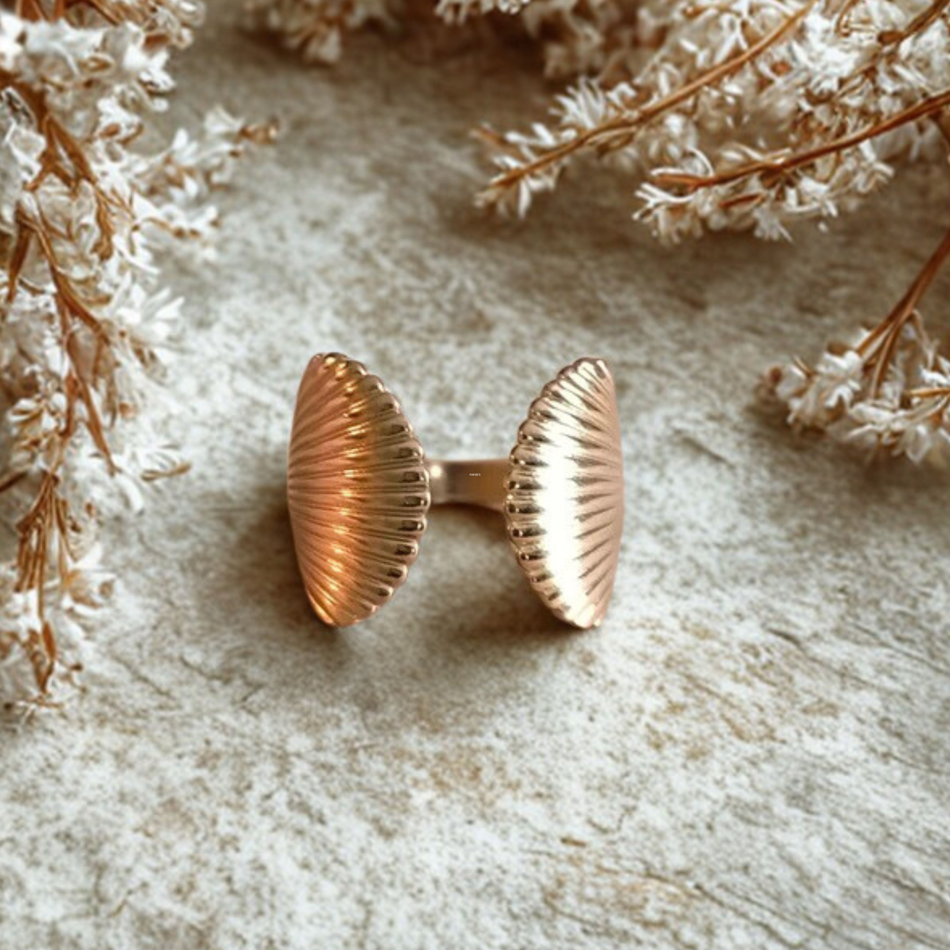 Bague Coquillage Dorée en Acier Inoxydable – Taille Réglable