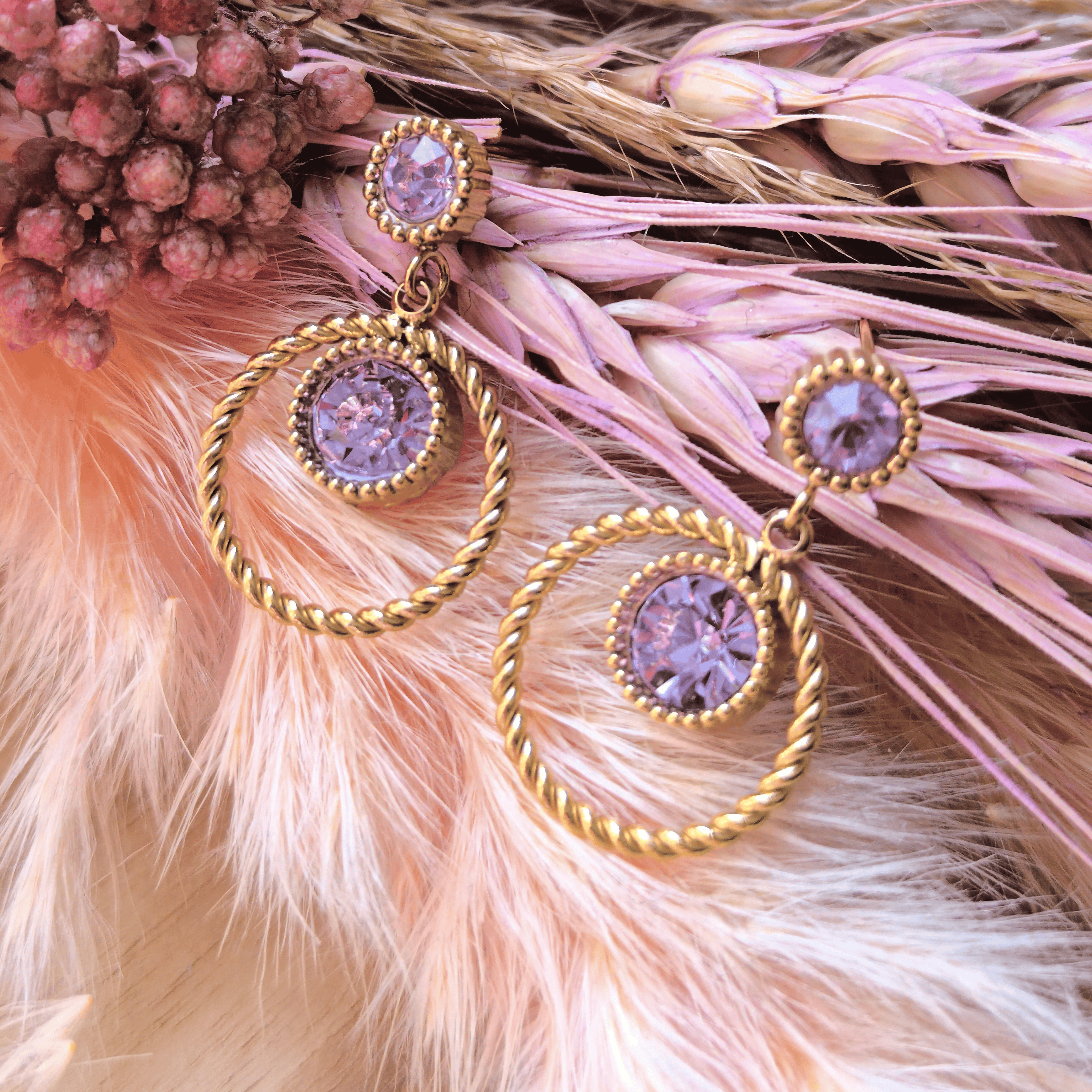 Boucles d’oreilles strass blanc ou violet