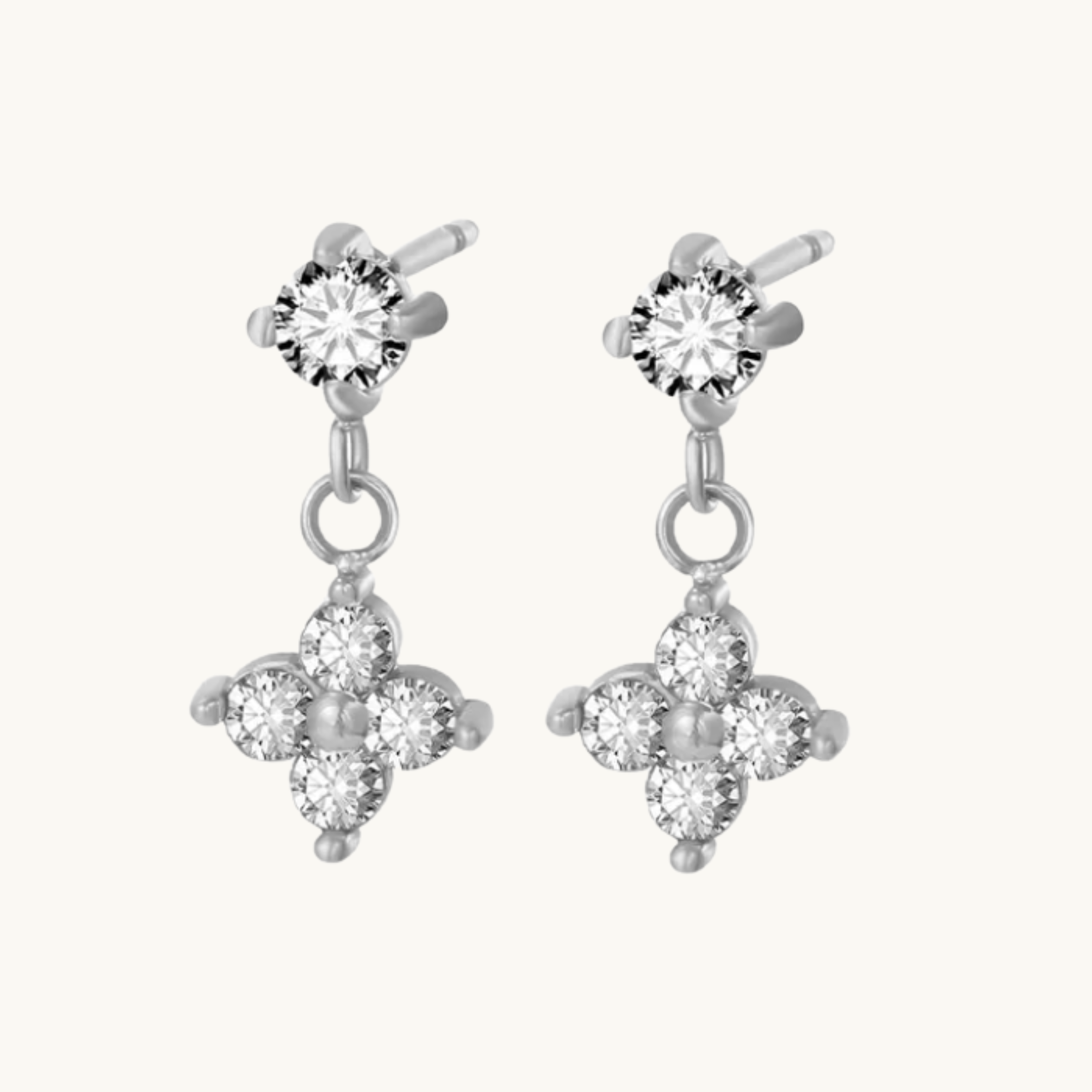 Boucles d’oreilles serties de zircons avec petit pendant – acier inoxydable