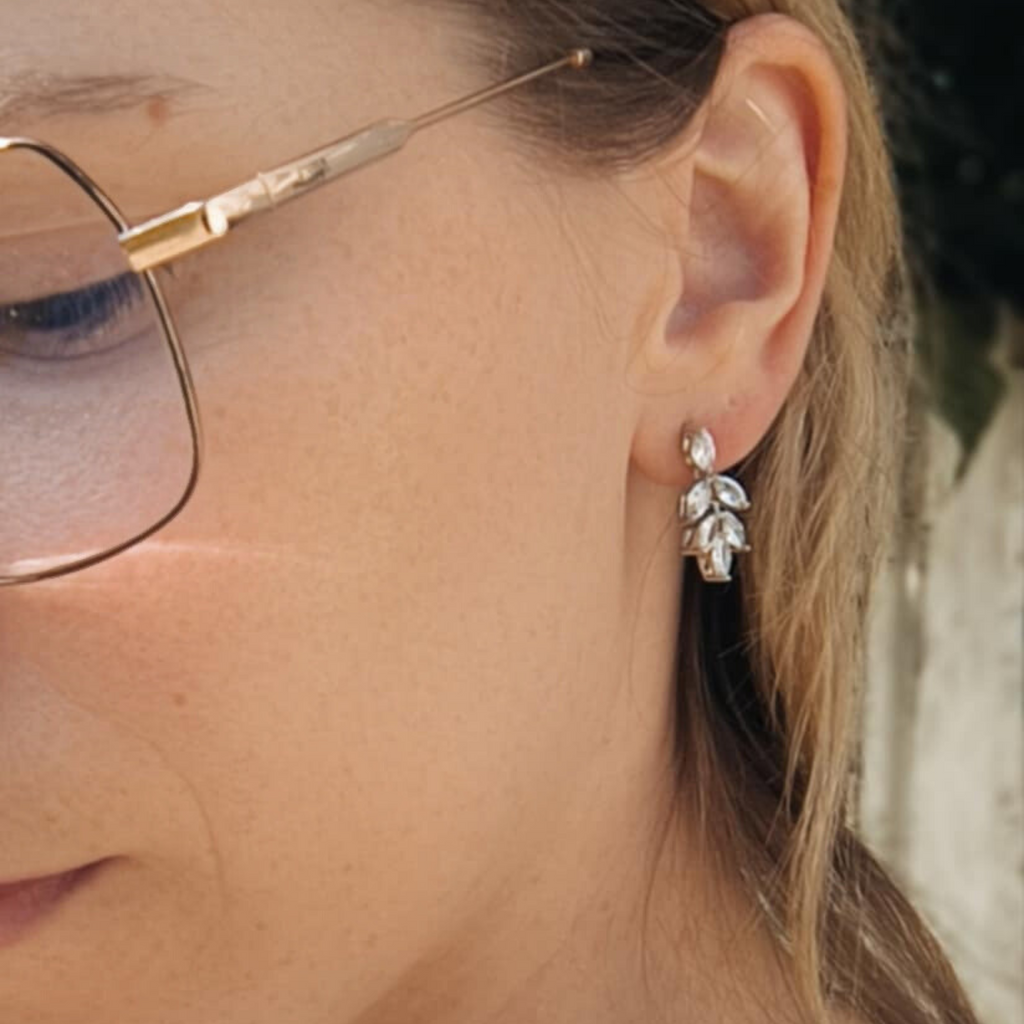 Boucles d’Oreilles Pendantes Argentées en Acier Inoxydable – Élégantes et Discrètes