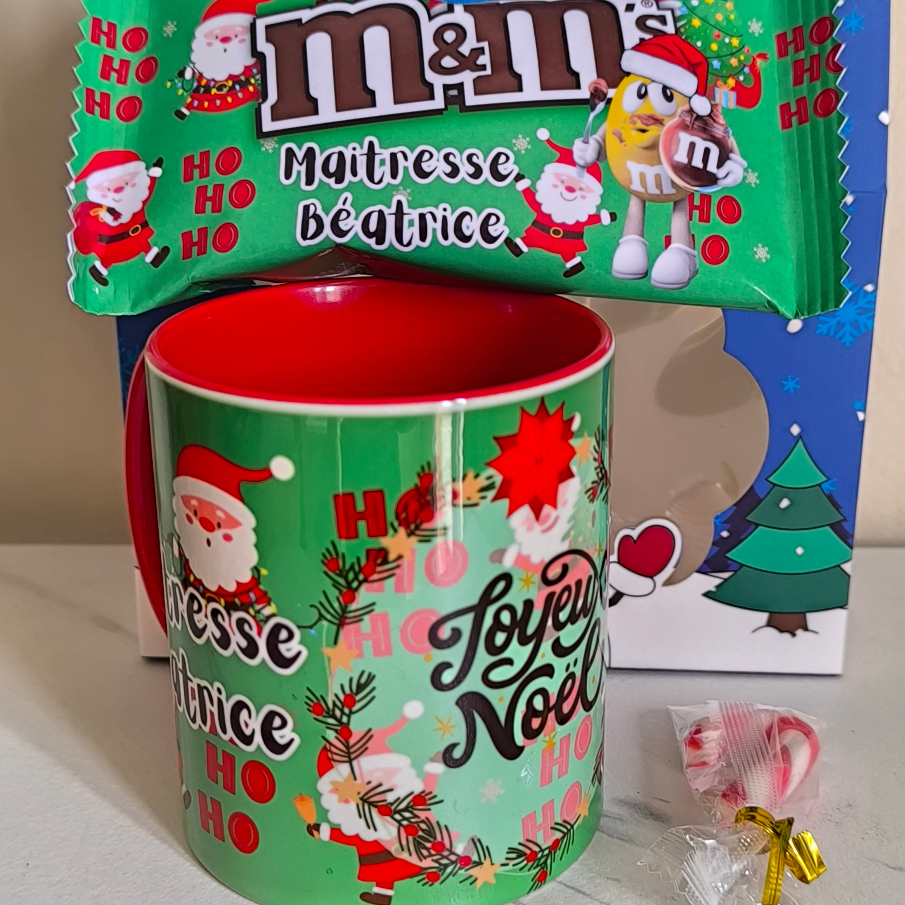 Coffret Noël Personnalisé – Tasse & M&M’s