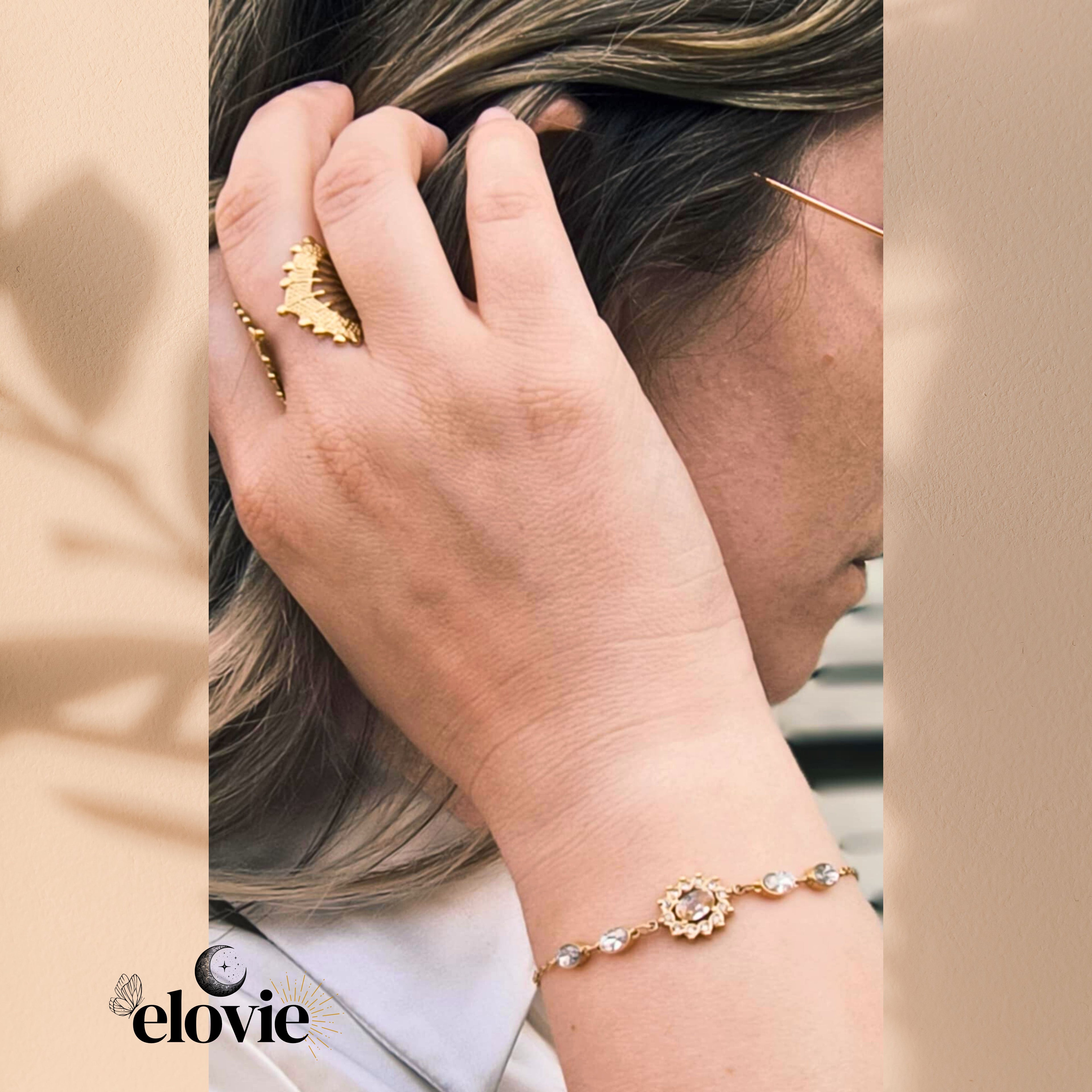 Bracelet doré serti de zircons