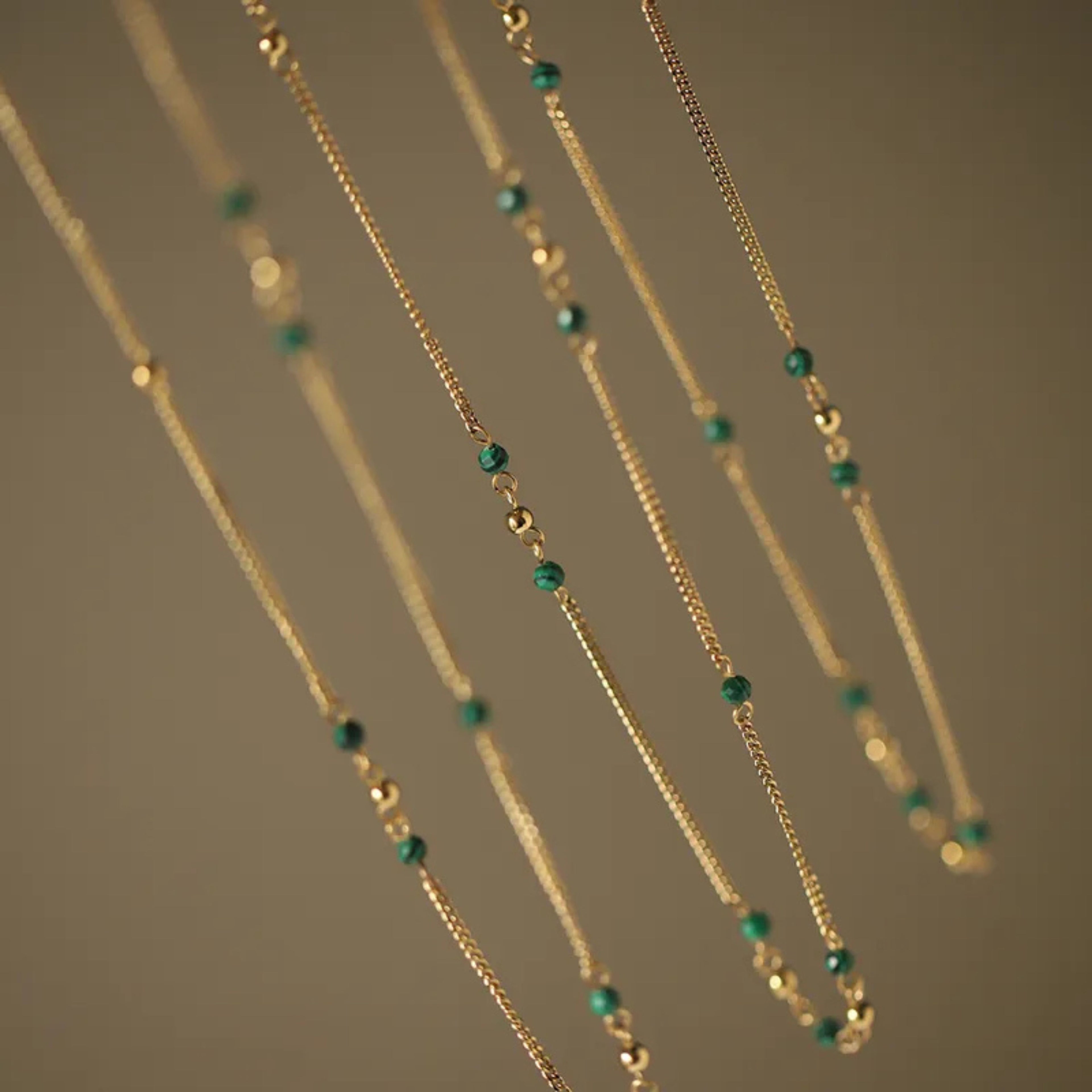 Collier en Acier Inoxydable avec Perles Naturelles de Malachite – Bijou Élégant et Protecteur