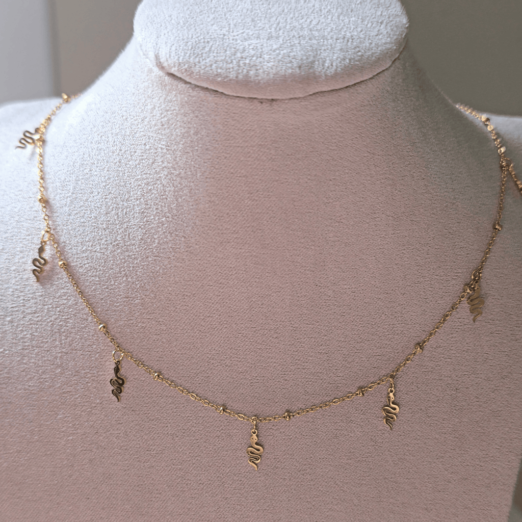Collier chaîne courte en acier inoxydable – Breloques serpent tendance