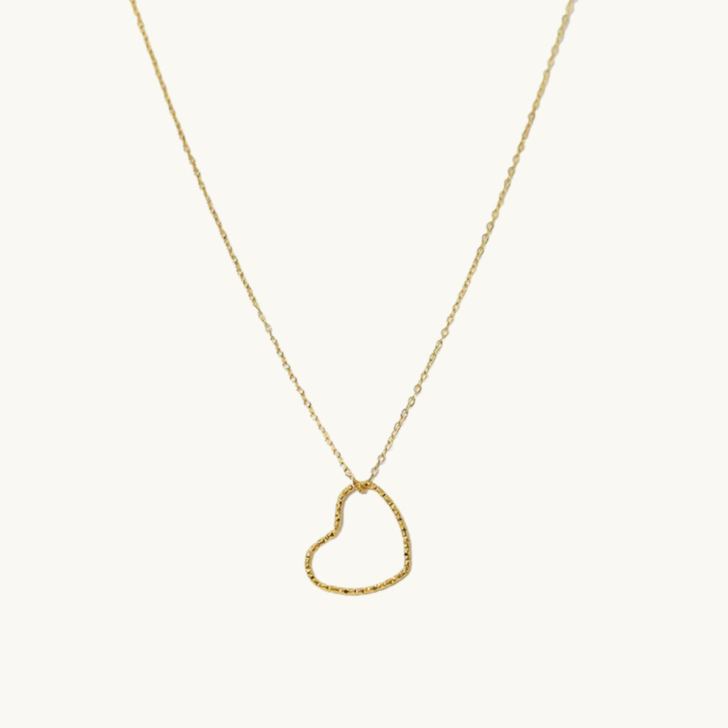 Collier Cœur Creux Martelé – Acier Inoxydable Fin & Élégant