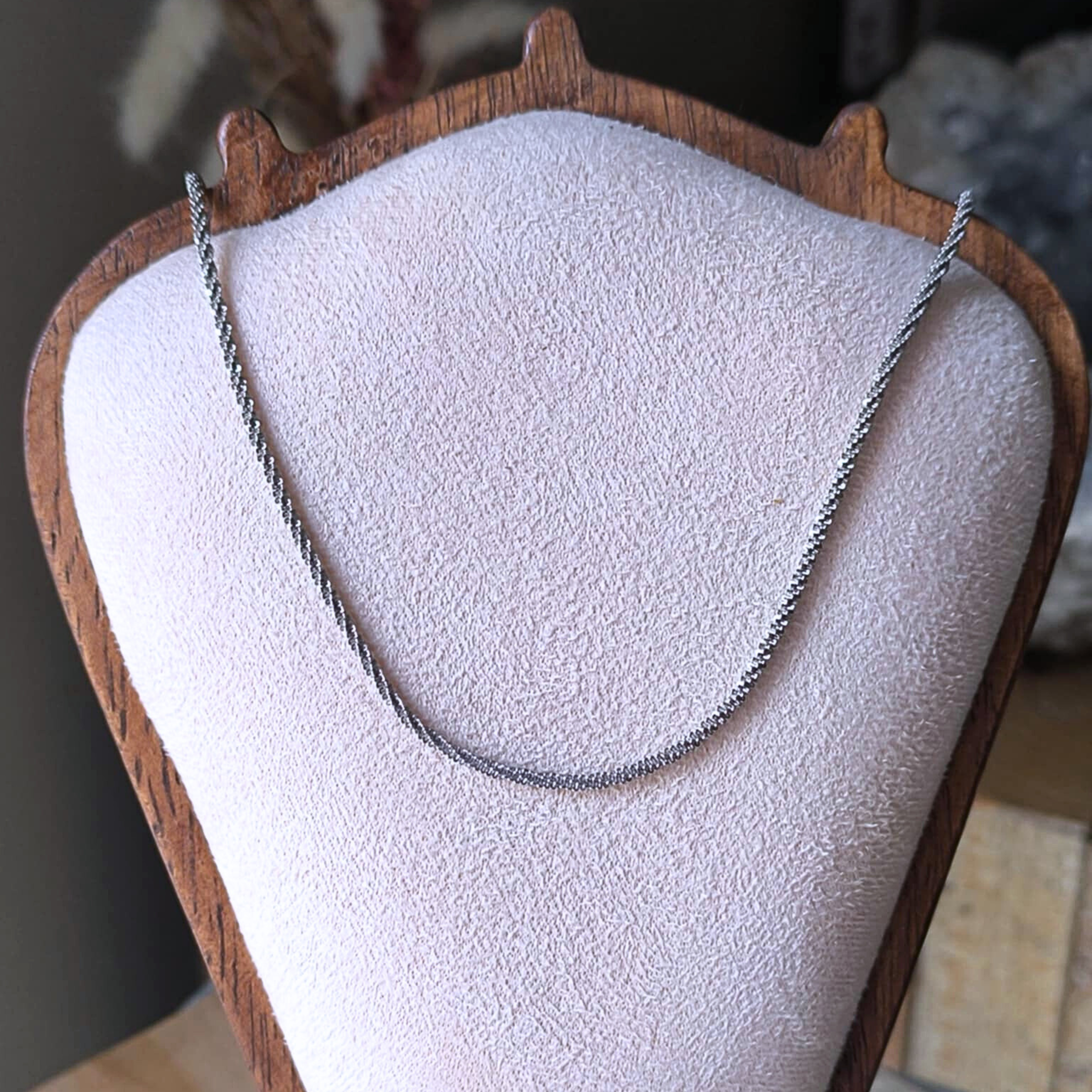 Collier entrelacé lumineux – acier inoxydable