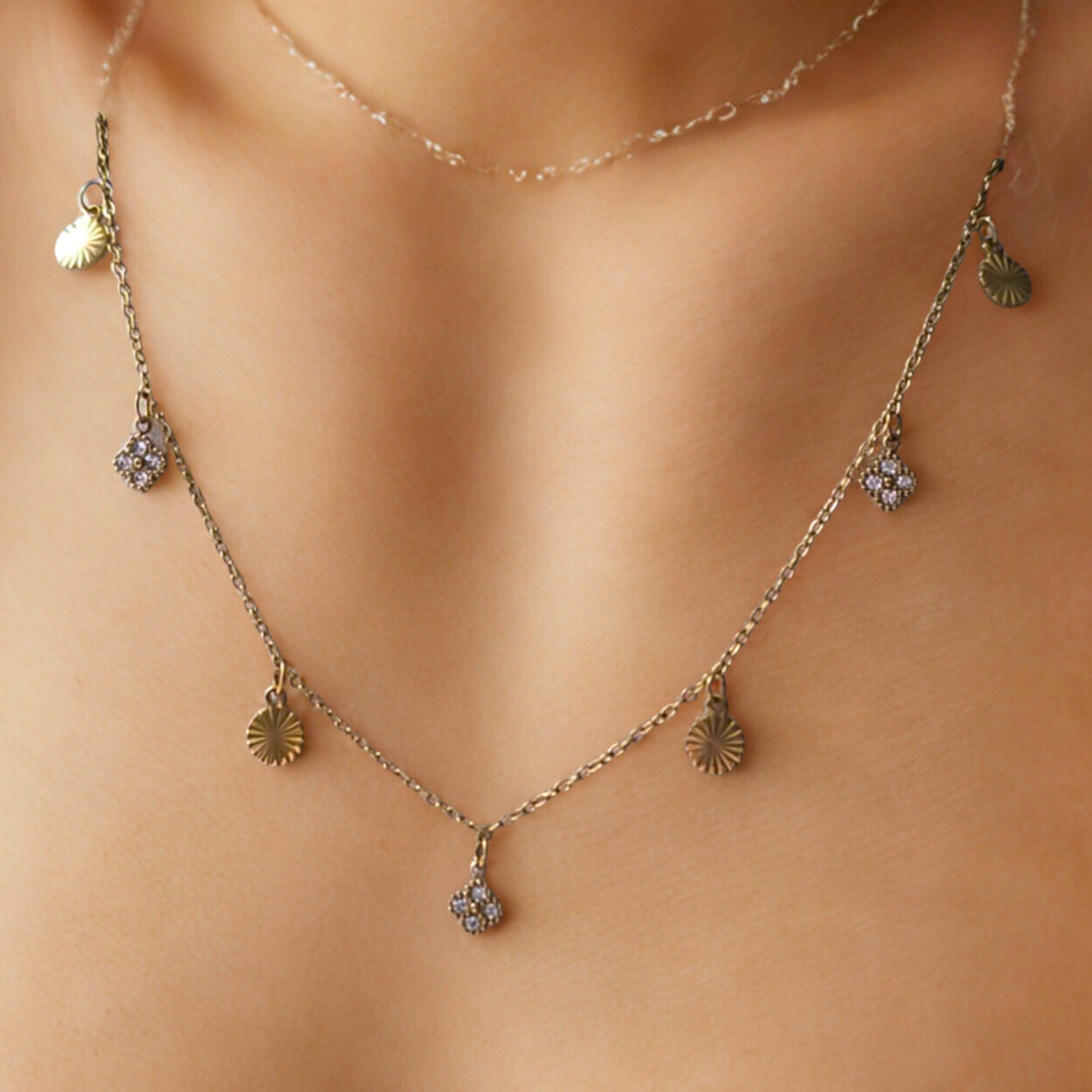 Collier en acier inoxydable avec pampilles élégantes