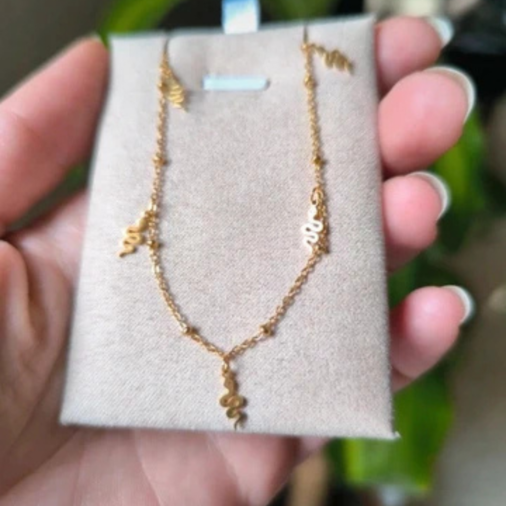 Collier chaîne courte en acier inoxydable – Breloques serpent tendance