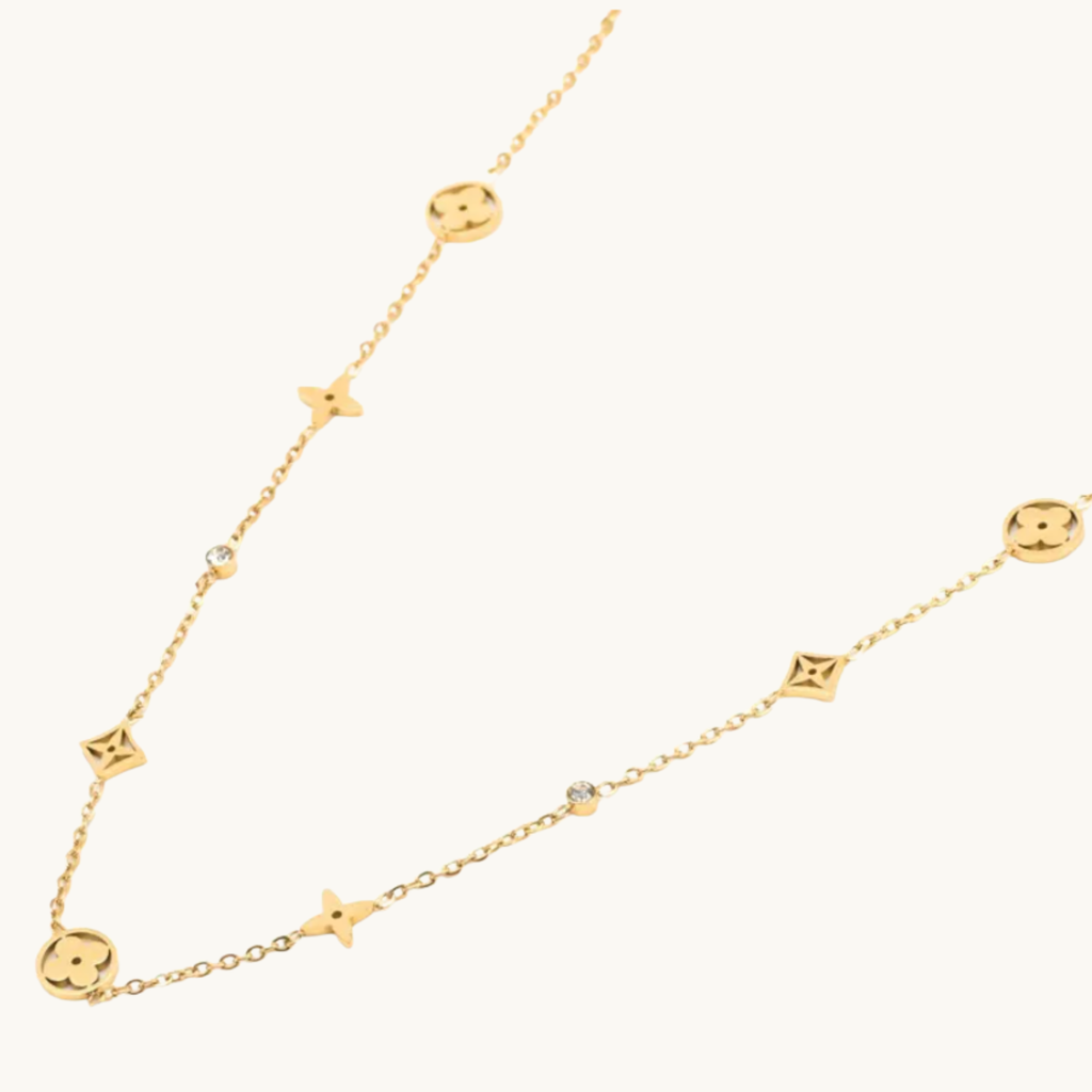 Collier à motifs géométriques et trèfle