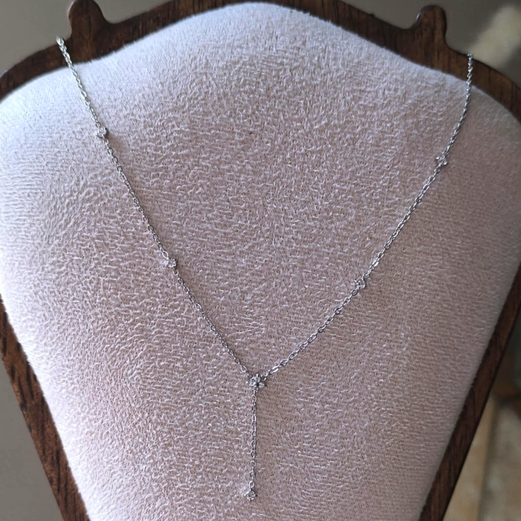 Collier en Y fin et élégant avec zircons