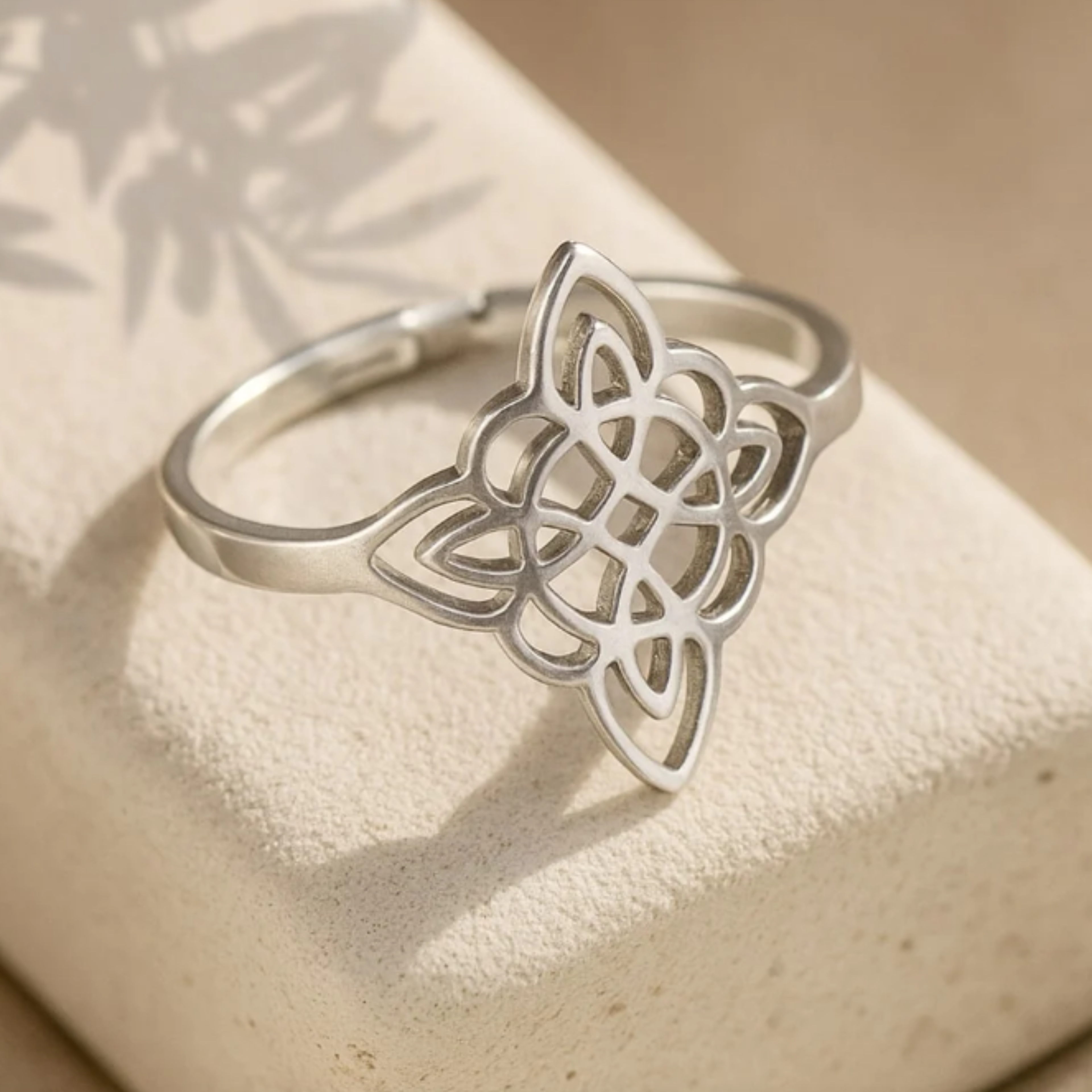 Bague Ajustable "Protection Éternelle" - Nœud de Sorcière