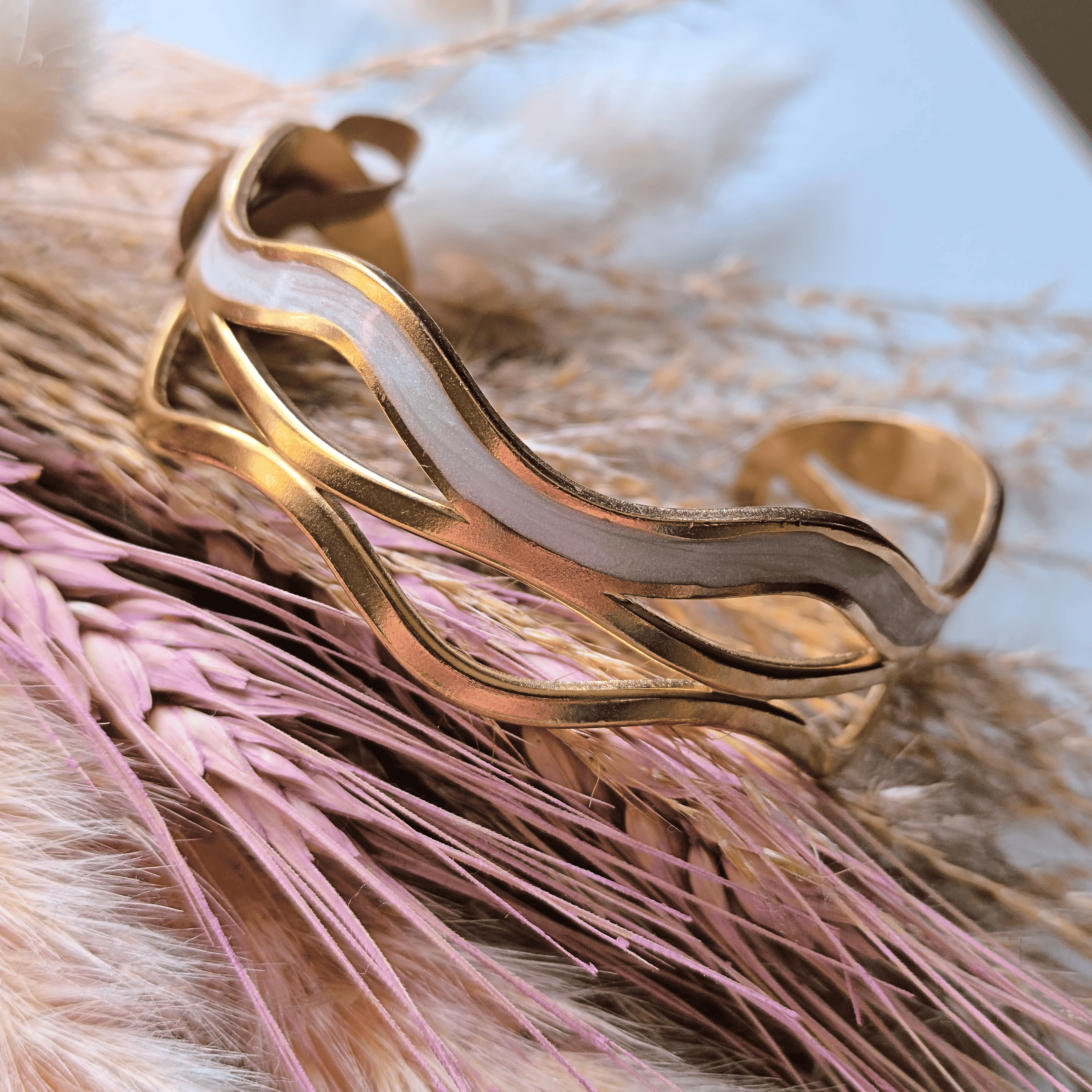 Bracelet jonc nacré blanc irisé
