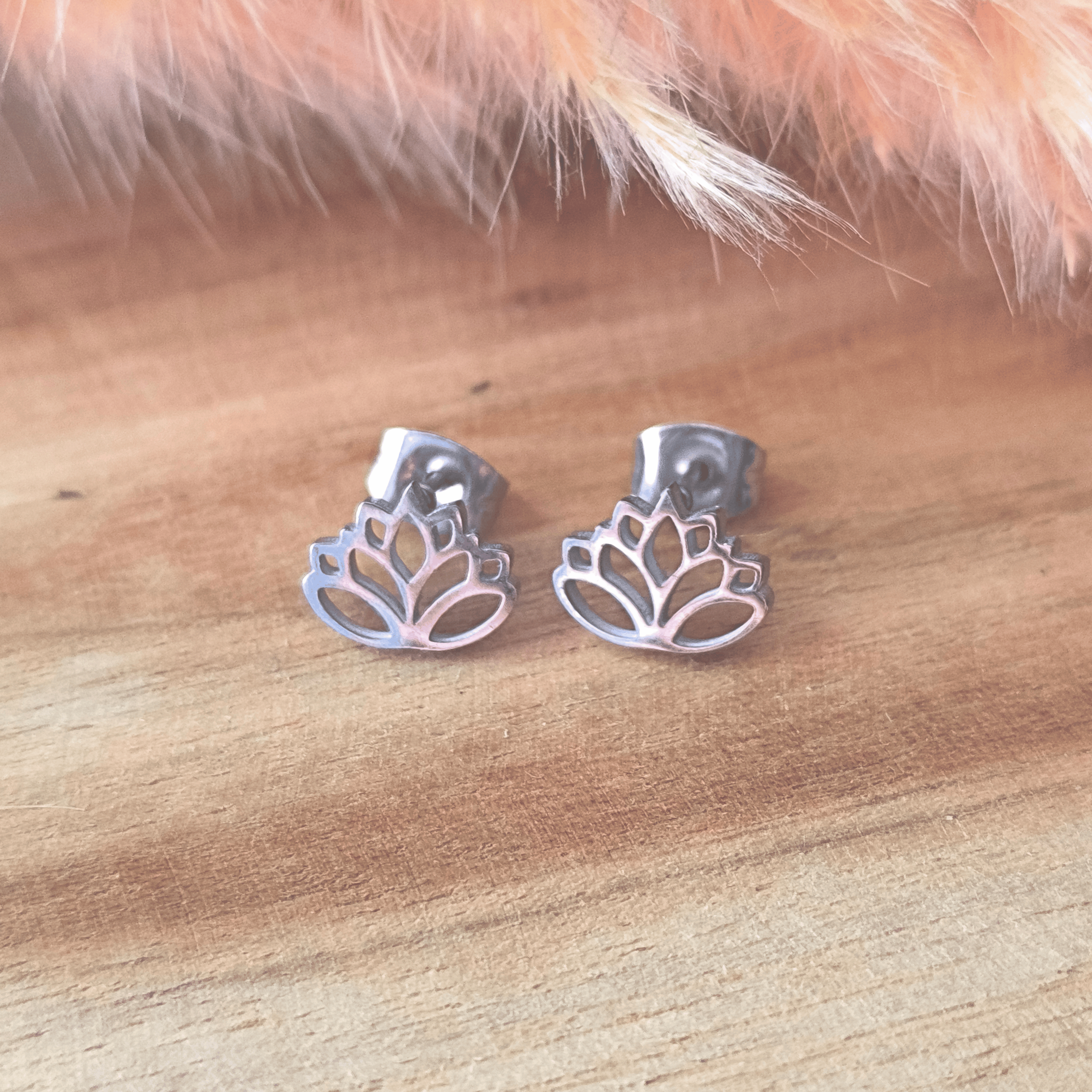 Puces d’oreilles Lotus