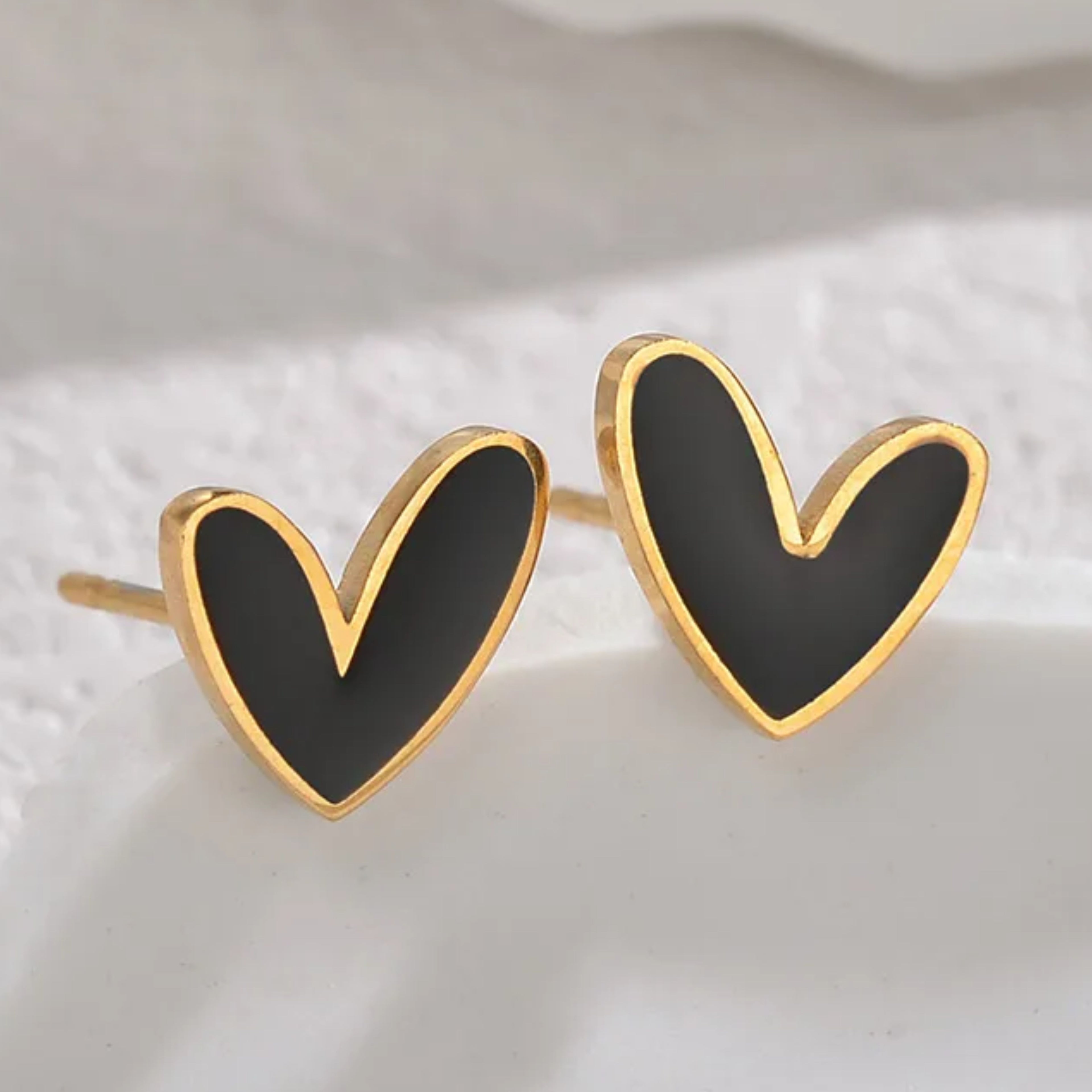 Boucles d’Oreilles Puces en Acier Inoxydable Doré – Forme Cœur Intérieur Noir